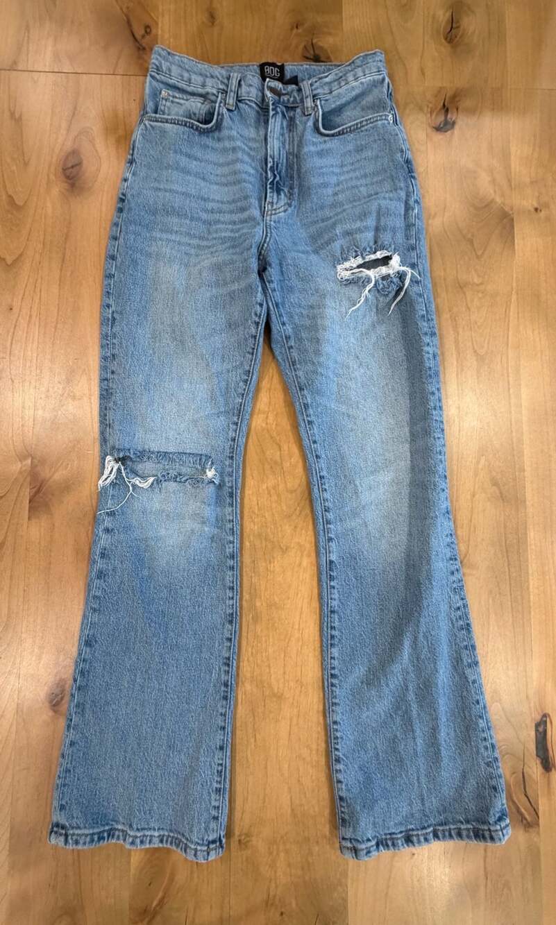 BDG Urban Outfitters High-Rise Flare Distressed Jeans Size 28